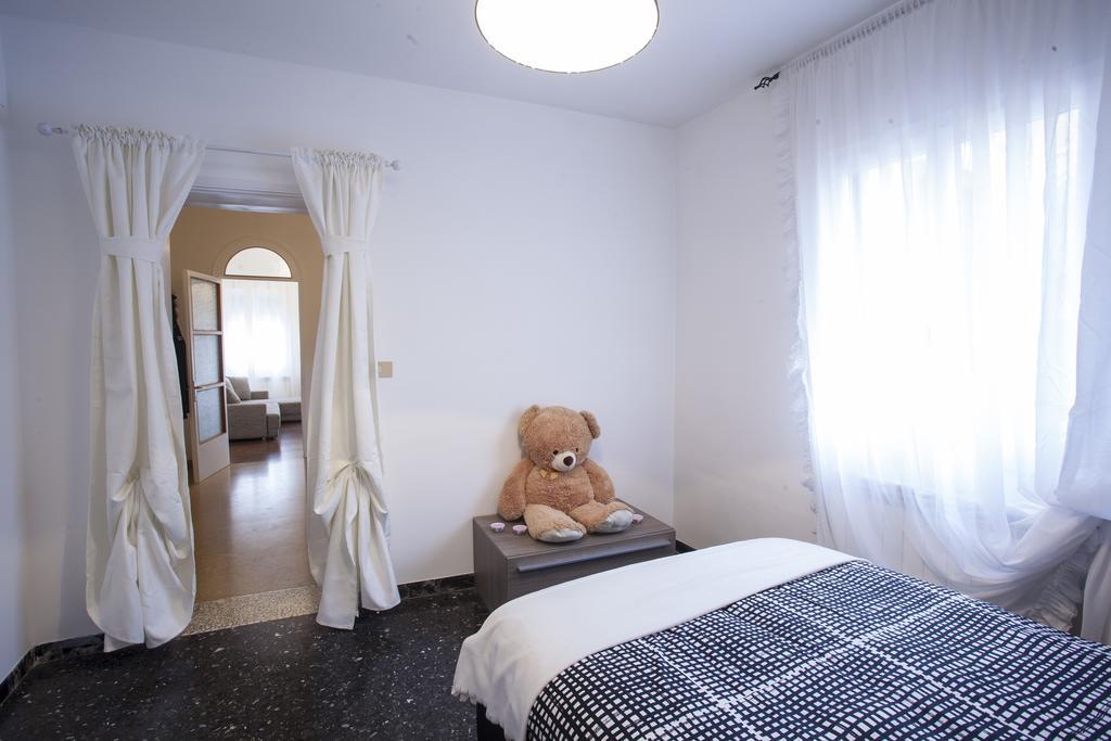 Casa Renier-Biennale Apartment เวนิส ภายนอก รูปภาพ