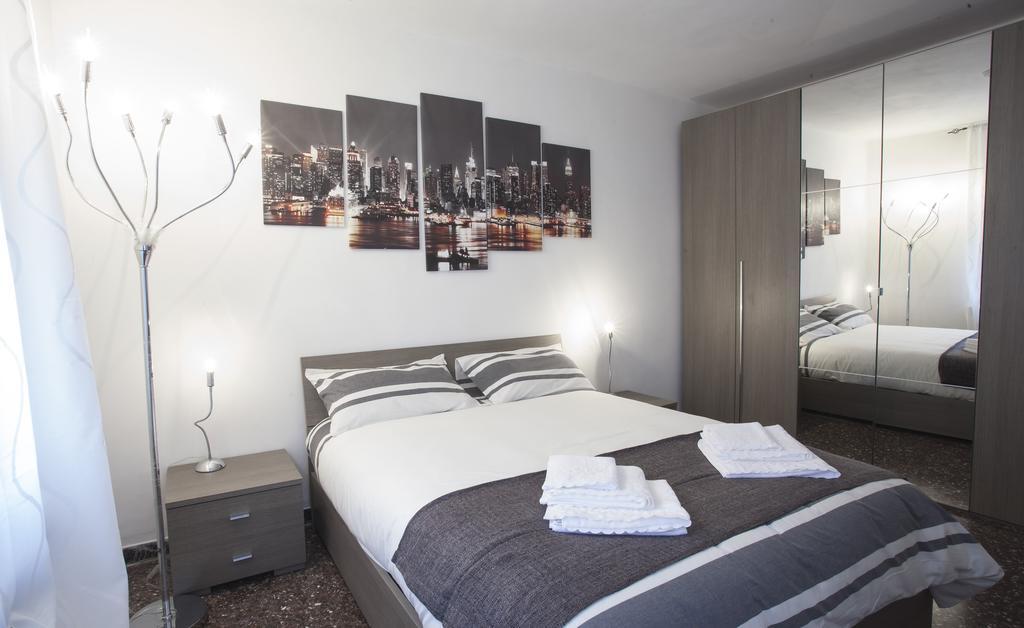 Casa Renier-Biennale Apartment เวนิส ภายนอก รูปภาพ