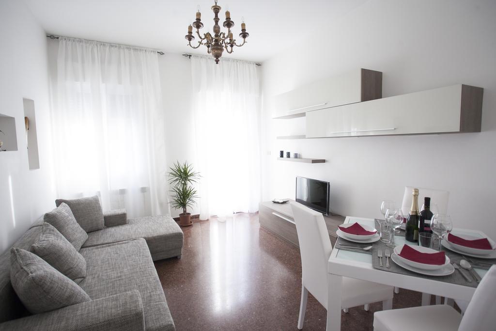Casa Renier-Biennale Apartment เวนิส ภายนอก รูปภาพ