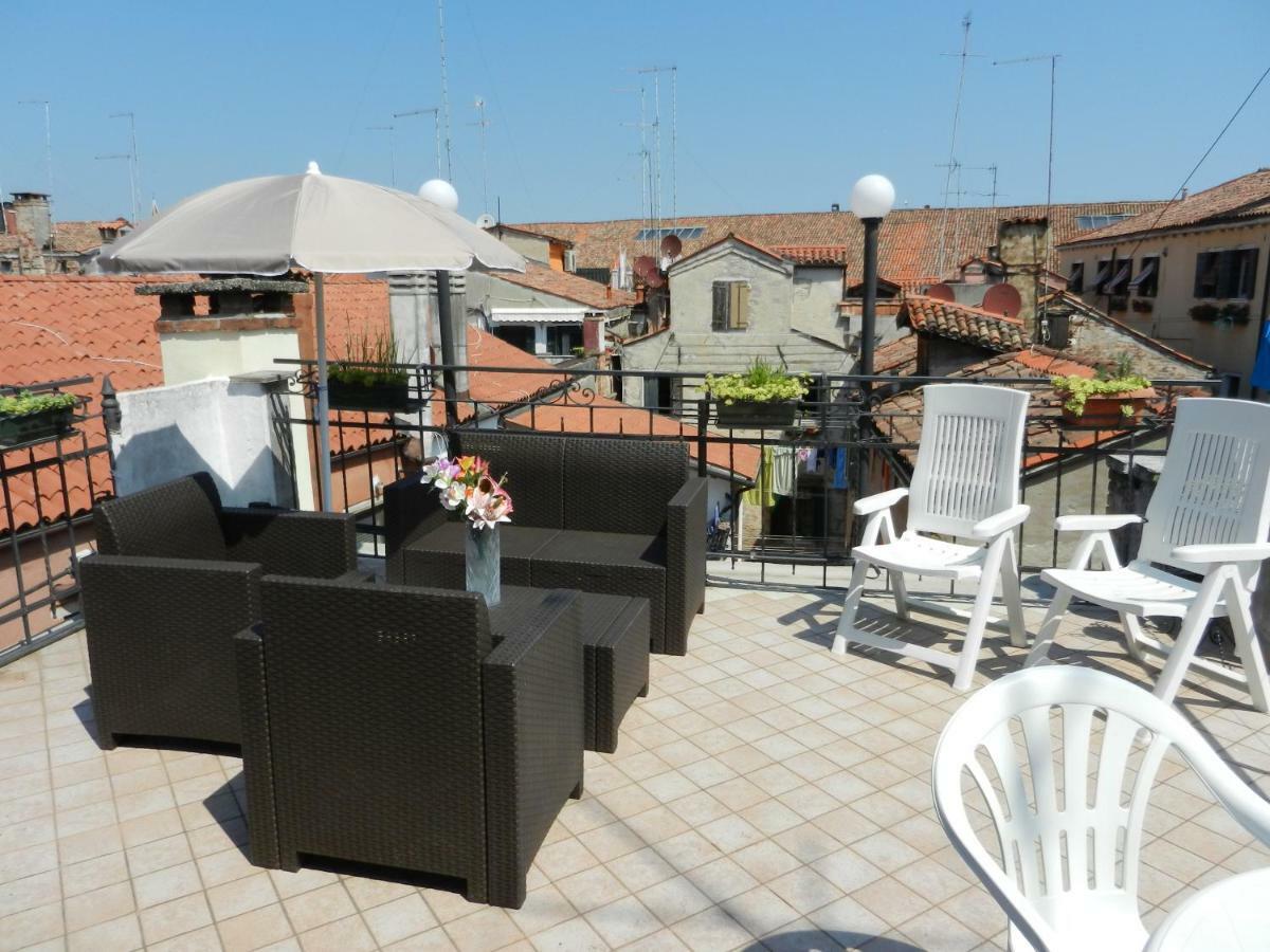Casa Renier-Biennale Apartment เวนิส ภายนอก รูปภาพ